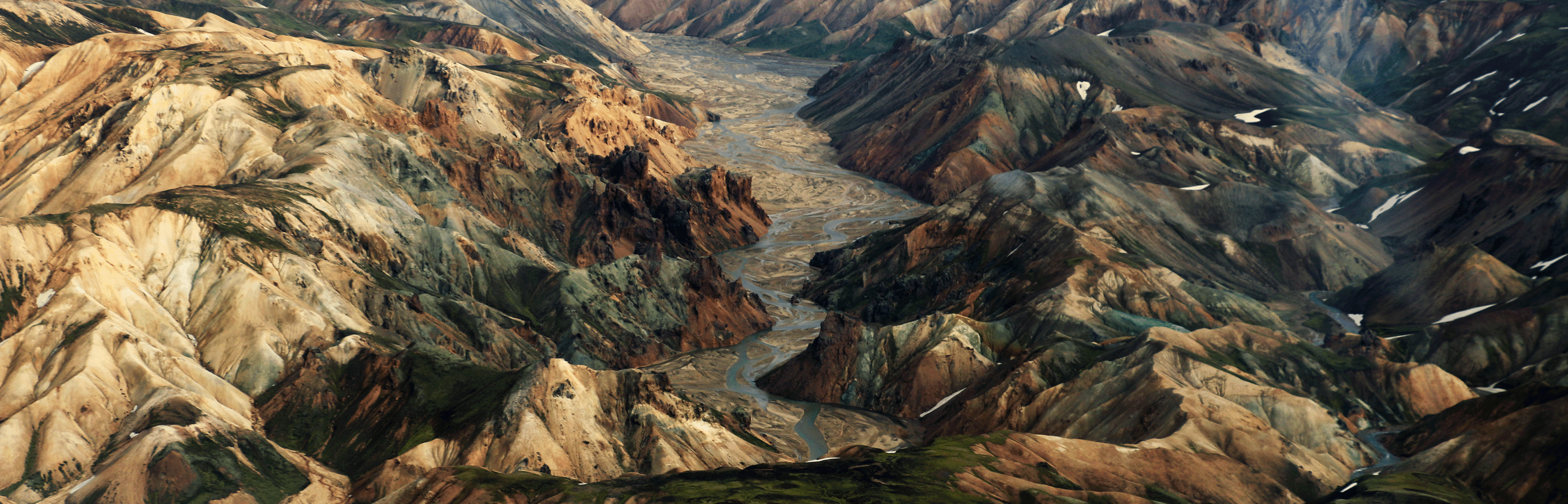 Landmannalaugar Above Helicopter Tour with landing from Skaftafell