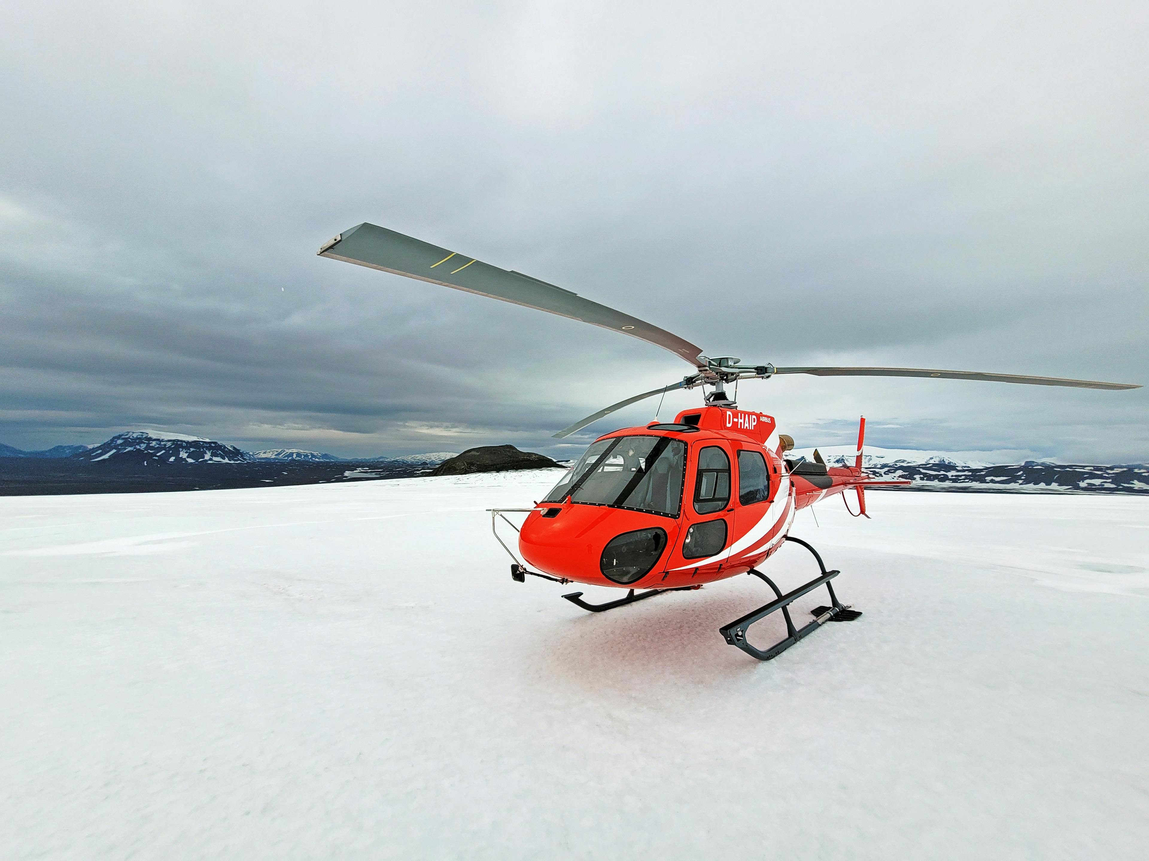 Waterfalls and glacier landing – Helicopter tour from Reykjavik
